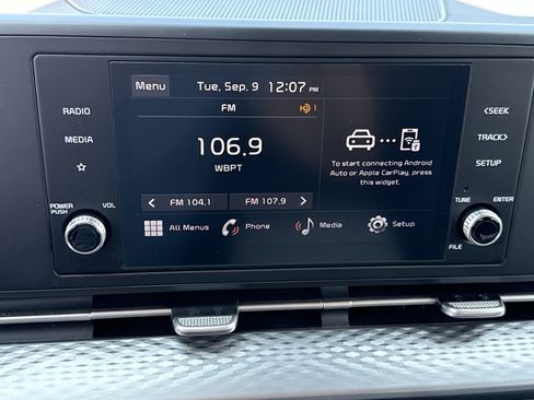 Used 2024 Kia Carnival LX image 18