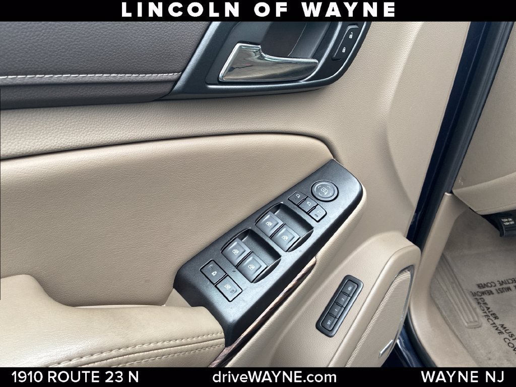 Used 2019 GMC Yukon XL SLT w/ Premium Edition AWD/4WD image 13