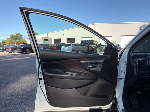 Used 2019 Nissan Murano Platinum w/ Cargo Package image 6