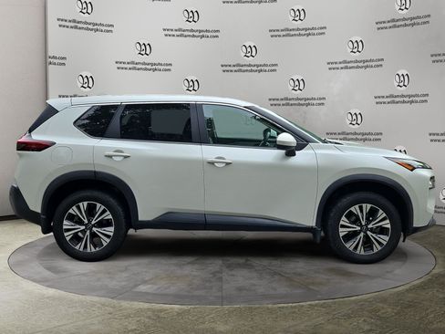 Used 2023 Nissan Rogue SV FWD image 6