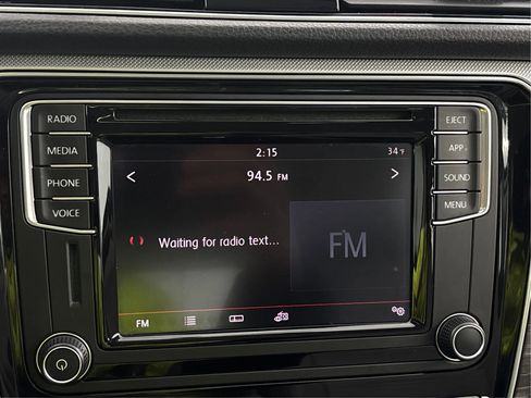 Used 2018 Volkswagen Passat 2.0T SE w/ SE Lighting Package image 19