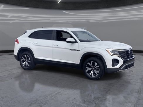 New 2026 Volkswagen Atlas Cross Sport SE image 2