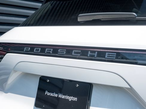 Certified 2023 Porsche Cayenne AWD/4WD image 22