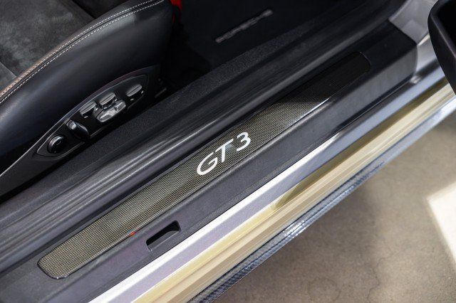 Used 2018 Porsche 911 GT3 RWD image 32