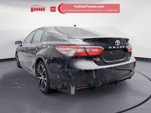 Certified 2019 Toyota Camry SE image 3