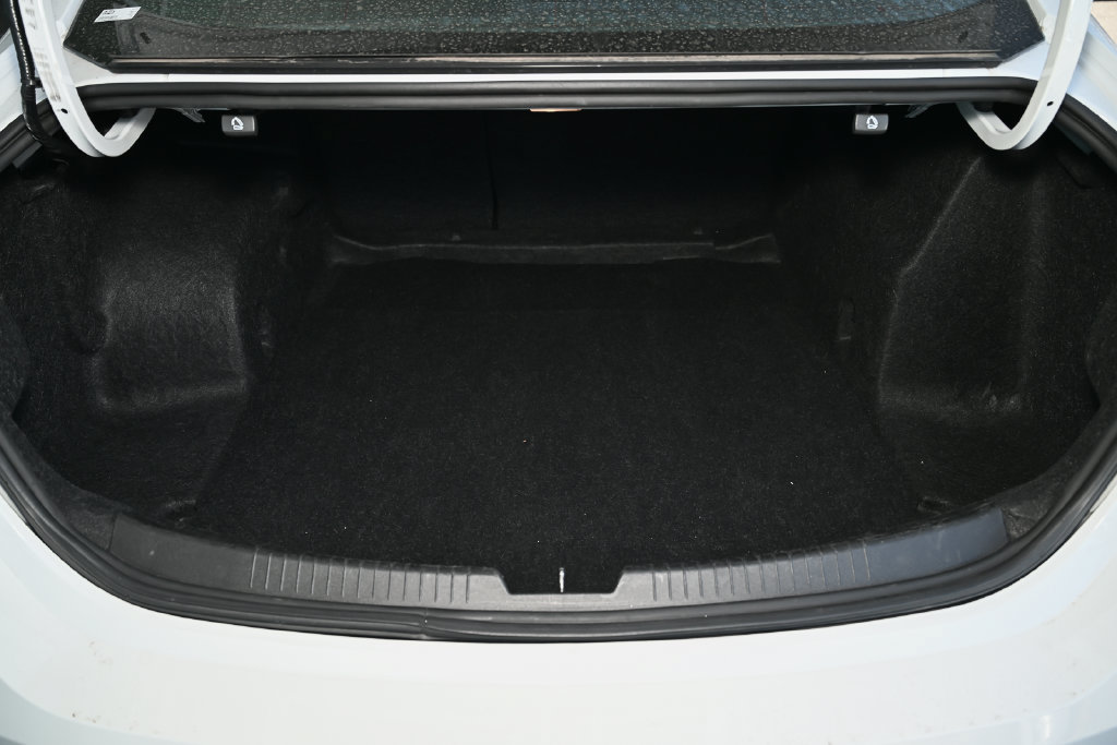 Used 2024 Chevrolet Malibu LT FWD image 38
