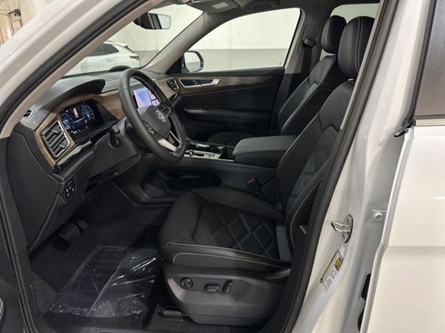 New 2026 Volkswagen Atlas SE image 16