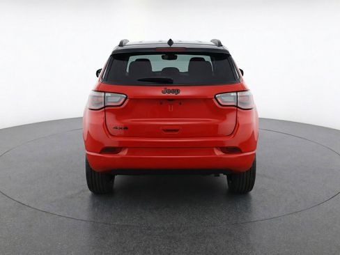 Used 2025 Jeep Compass Trailhawk image 7