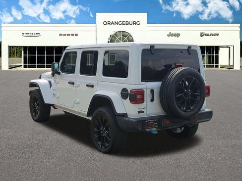Used 2024 Jeep Wrangler Unlimited Sahara AWD/4WD image 6