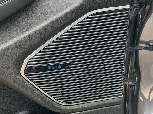 Certified 2023 Jeep Grand Cherokee Overland image 12