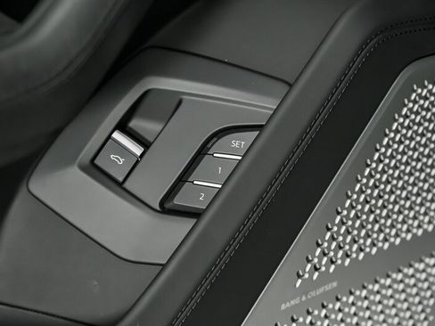 Used 2022 Lamborghini Urus AWD/4WD image 15