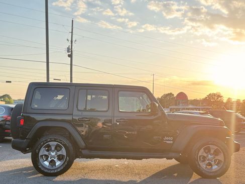 Used 2018 Jeep Wrangler Unlimited Sport S AWD/4WD image 6