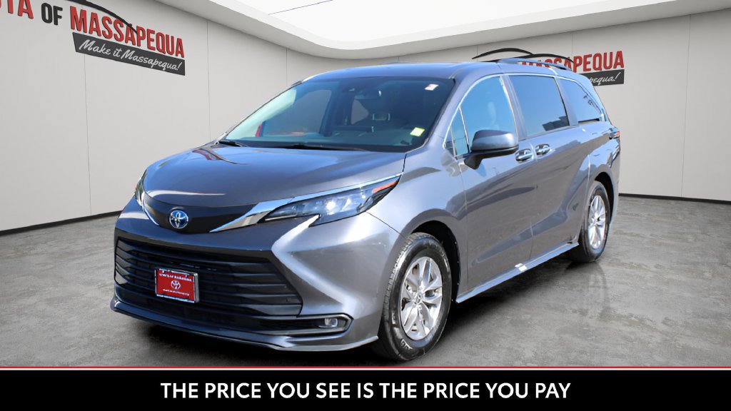 Certified 2025 Toyota Sienna XLE FWD image 1