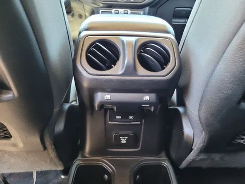 Used 2021 Jeep Gladiator Rubicon w/ Trailer Tow Package AWD/4WD image 17