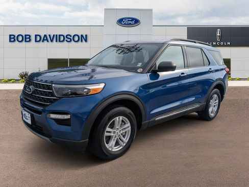 Certified 2023 Ford Explorer XLT w/ Equipment Group 202A AWD/4WD image 1