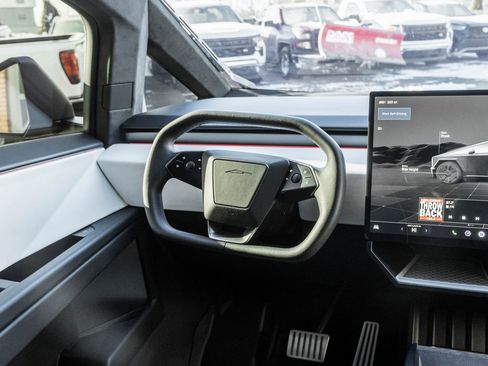 Used 2024 Tesla Cybertruck AWD Crew Cab image 14