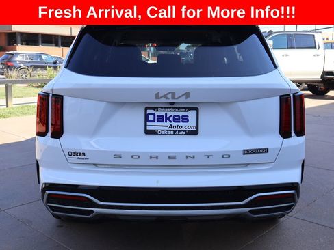 Used 2022 Kia Sorento S FWD image 5
