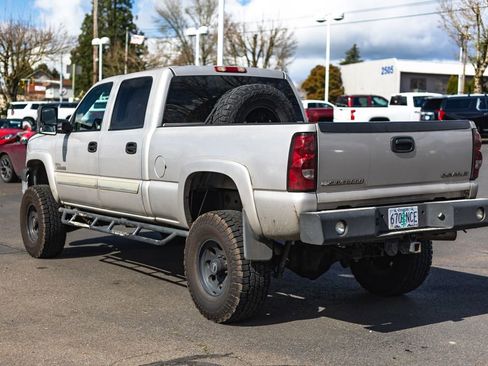 Used 2005 Chevrolet Silverado 2500 LT w/ Heavy-Duty Power Package image 14