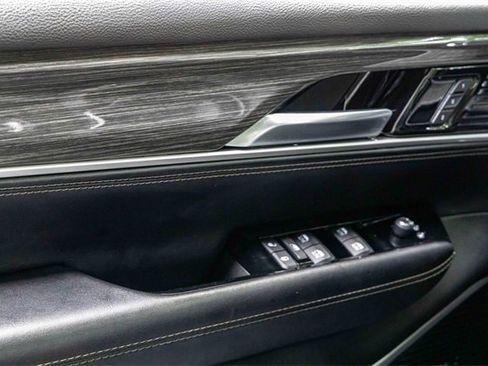 Used 2022 Jeep Wagoneer Series III w/ Flexible Seating Group image 14