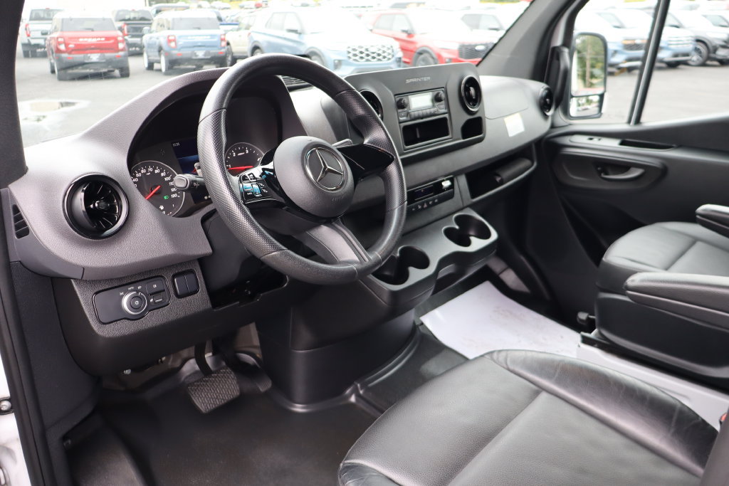 Used 2025 Mercedes-Benz Sprinter 2500 image 5