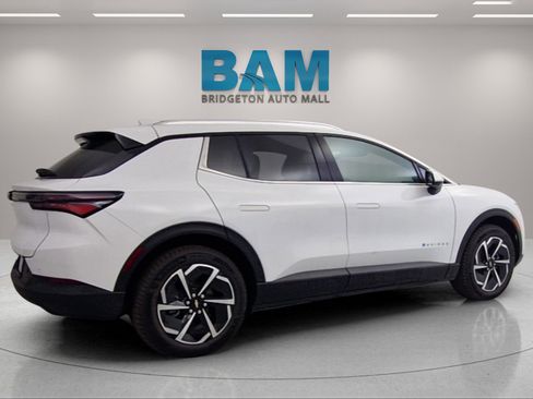 New 2026 Chevrolet Equinox EV LT image 7