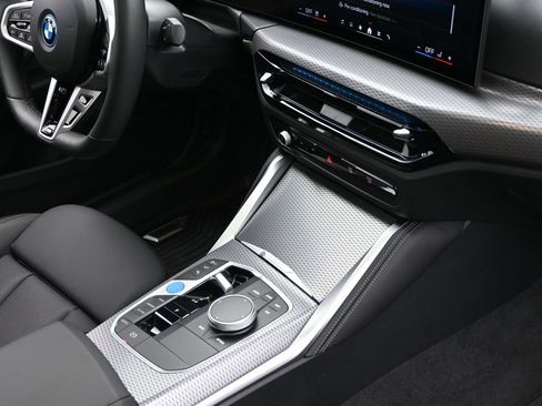 Used 2025 BMW i4 xDrive40i w/ M Sport Package image 32