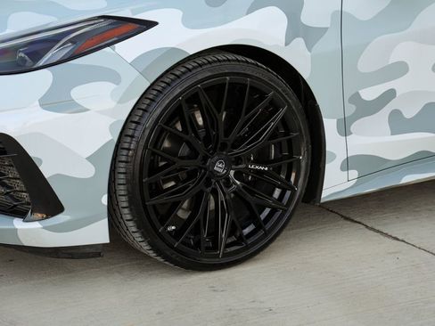 Used 2021 Chevrolet Corvette Stingray Coupe w/ 1LT image 22