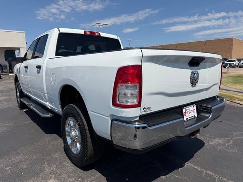 Used 2024 RAM 2500 Big Horn AWD/4WD image 18