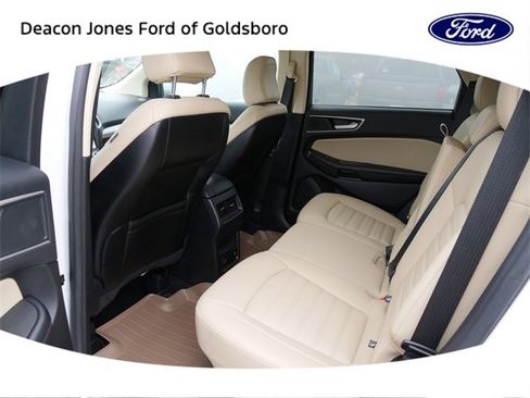 Used 2022 Ford Edge SEL w/ Convenience Package image 15