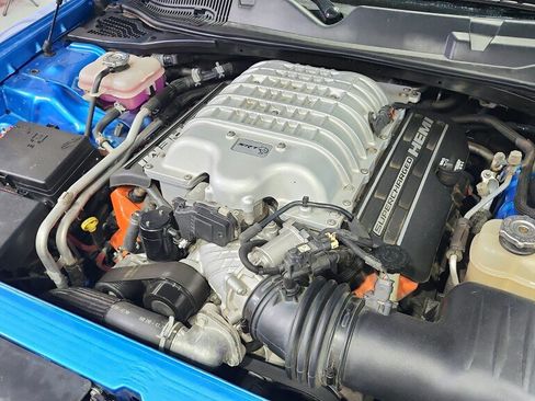 Used 2016 Dodge Challenger SRT Hellcat RWD image 23