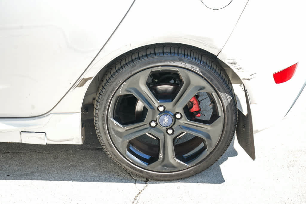 Used 2016 Ford Fiesta ST FWD image 10