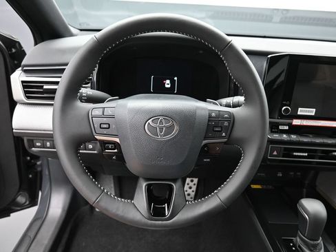 Used 2026 Toyota Camry SE AWD/4WD image 15