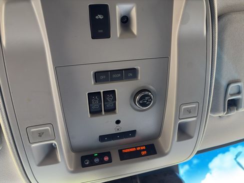 Used 2019 Cadillac Escalade Luxury RWD image 31