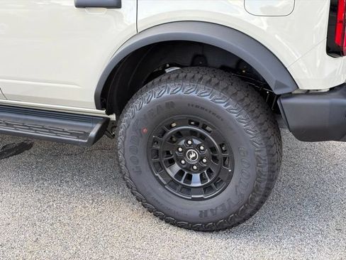 New 2026 Ford Bronco Outer Banks w/ Sasquatch Package AWD/4WD image 6