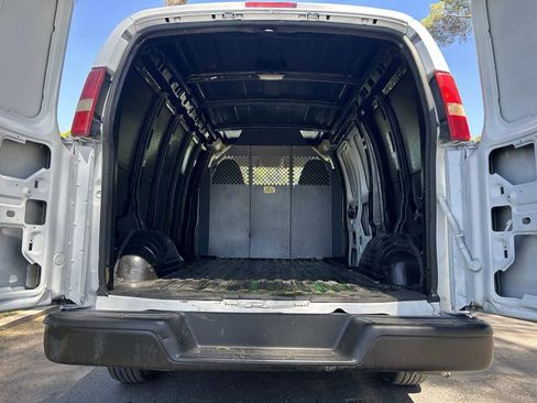 Used 2013 Chevrolet Express 1500 w/ Power Package image 16