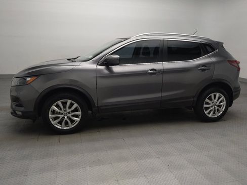 Used 2021 Nissan Rogue Sport SV FWD image 2