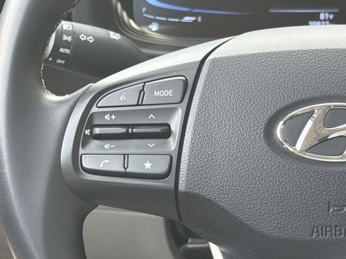 Used 2024 Hyundai Venue SEL FWD image 29