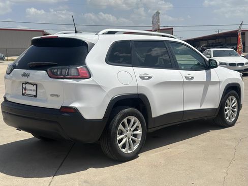 Used 2020 Jeep Cherokee Latitude FWD image 11