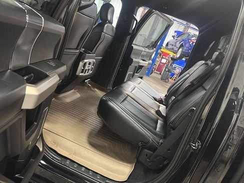 Used 2019 Ford F150 Lariat w/ Equipment Group 502A Luxury AWD/4WD image 28