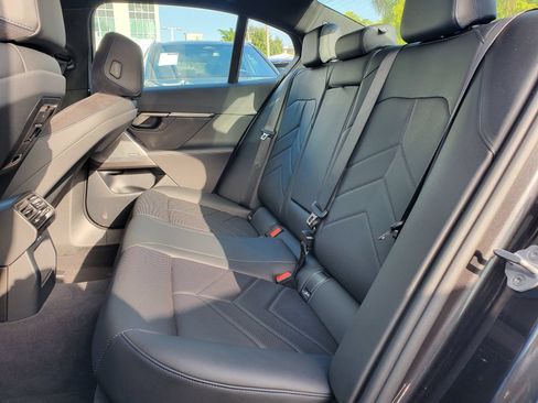 Used 2025 BMW 530i RWD image 12