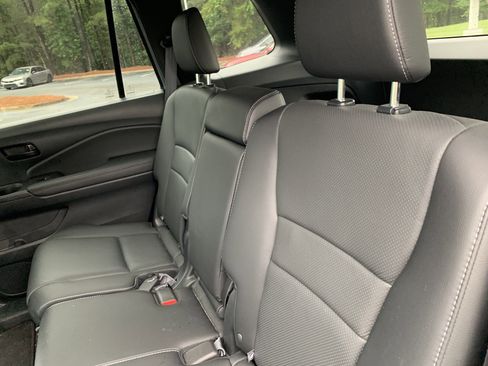 Used 2023 Honda Passport EX-L image 8