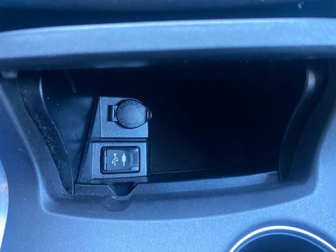 Used 2017 Toyota Camry SE image 19