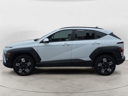 Used 2025 Hyundai Kona SEL AWD/4WD image 2