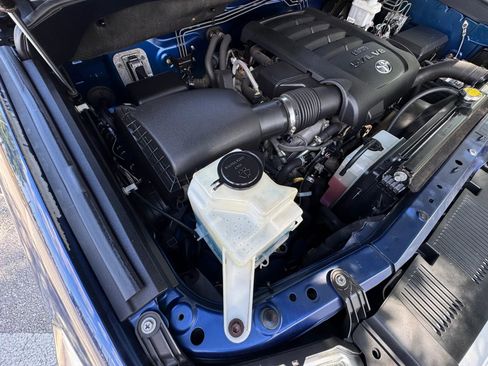 Used 2014 Toyota Tundra Platinum image 31