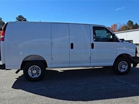 New 2025 Chevrolet Express 2500 w/ Enhanced Convenience Package image 9