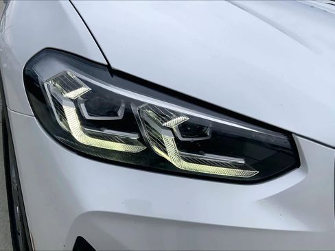 Used 2022 BMW X4 xDrive30i w/ Premium Package 2 image 28