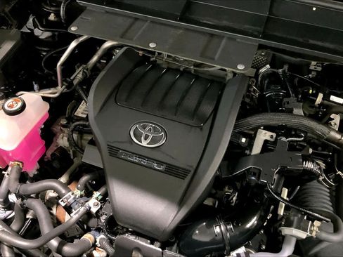 Used 2023 Toyota Highlander XLE AWD/4WD image 33