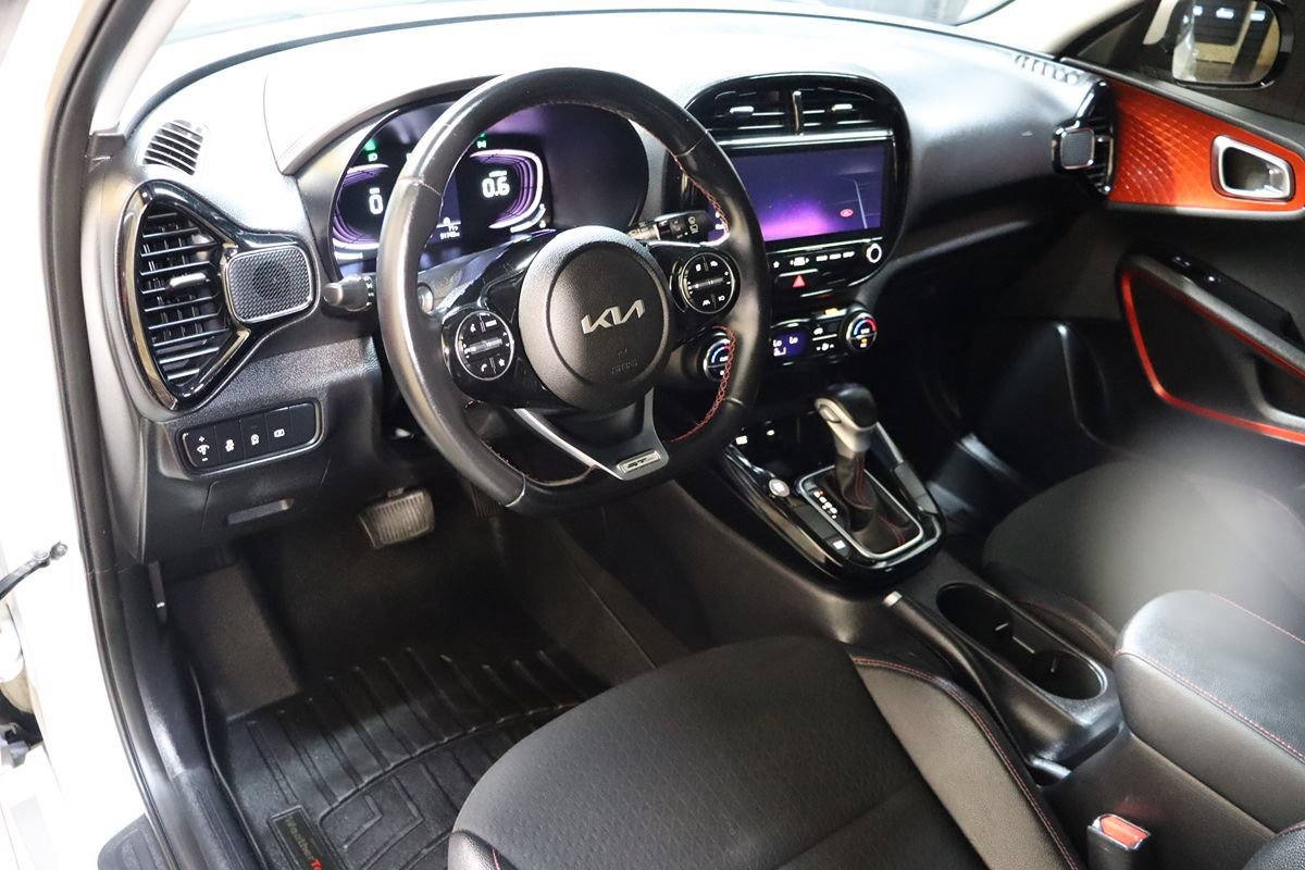 Used 2023 Kia Soul GT-Line FWD image 27