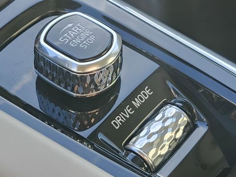 Used 2021 Volvo S60 T5 Momentum image 32