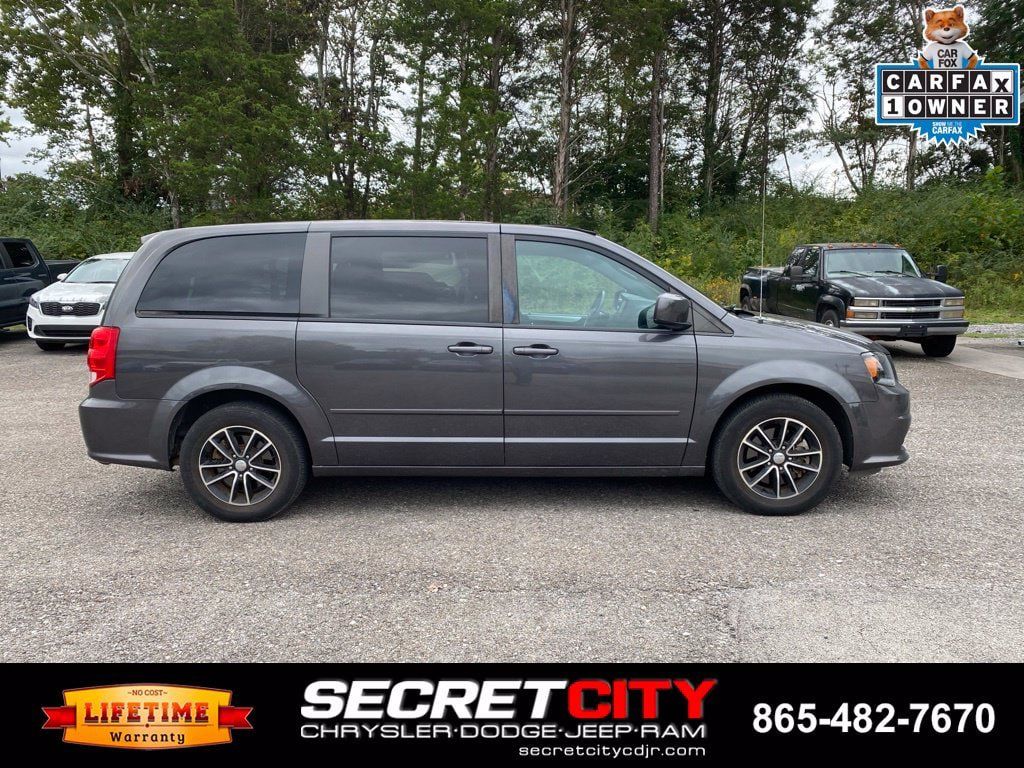 Used 2016 Dodge Grand Caravan SXT FWD image 4